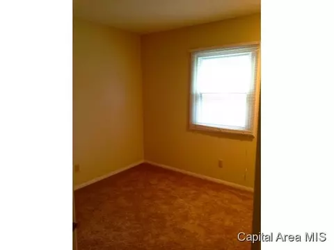 2047 Scarbrough Rd, Springfield, IL 62702 photo 11