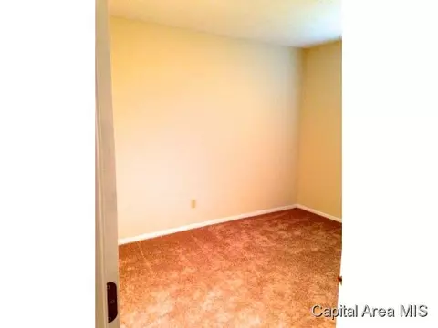 2047 Scarbrough Rd, Springfield, IL 62702 photo 9