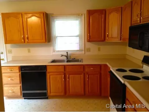 2047 Scarbrough Rd, Springfield, IL 62702 photo 5
