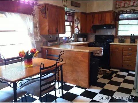 709 N Osburn Ave, Springfield, IL 62702 photo 7
