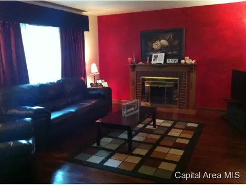 709 N Osburn Ave, Springfield, IL 62702 photo 2