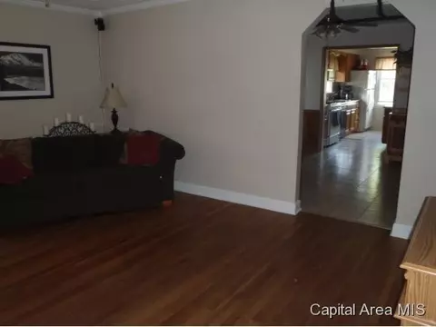 7 Harriet Ln, Springfield, IL 62702 photo 2