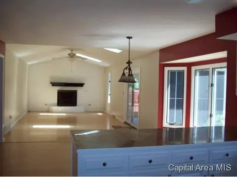 1508 Weston Pointe, Springfield, IL 62704 photo 5