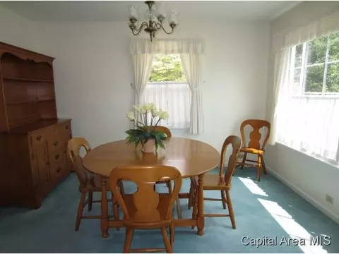 2045 N 6th, Springfield, IL 62702 photo 5