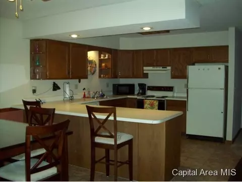 1120 Willowbrook, Springfield, IL 62711 photo 4