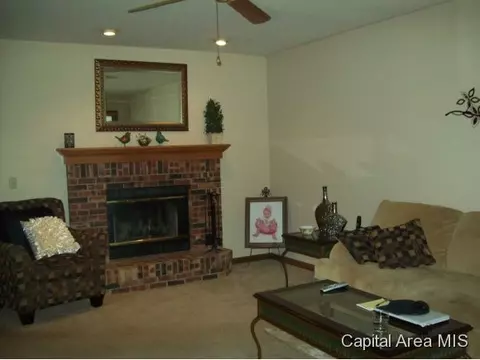 1120 Willowbrook, Springfield, IL 62711 photo 3