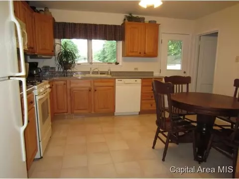 2332 Holmes, Springfield, IL 62704 photo 4