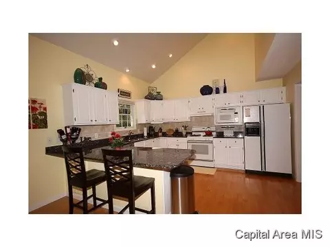 2554 Chapel Hl, Springfield, IL 62702 photo 6