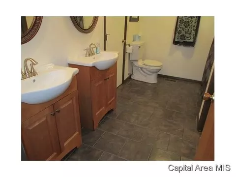 1 Centennial Dr, Franklin, IL 62638 photo 11