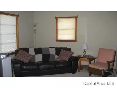 3337 S 01st St, Springfield, IL 62703 photo 2
