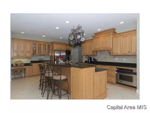 6200 Abercromby Rdg, Springfield, IL 62711 photo 8
