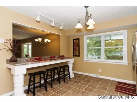 1915 N Albany, Springfield, IL 62702 photo 7