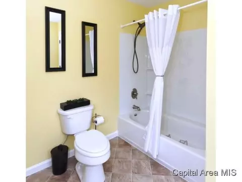 1915 N Albany, Springfield, IL 62702 photo 11