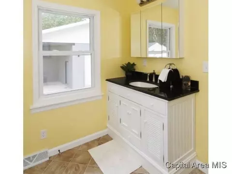 1915 N Albany, Springfield, IL 62702 photo 10