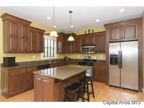 2116 Harbor Lndg, Springfield, IL 62712 photo 5