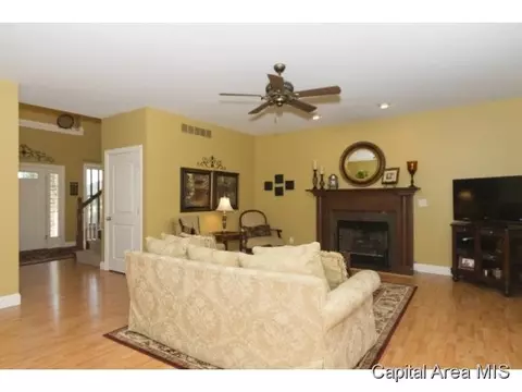 2116 Harbor Lndg, Springfield, IL 62712 photo 3