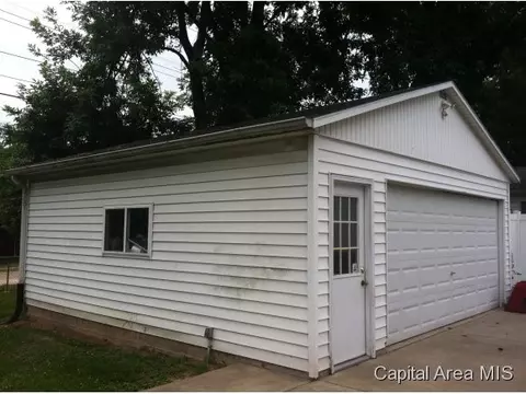 1318 Johnson Ln, Springfield, IL 62702 photo 4