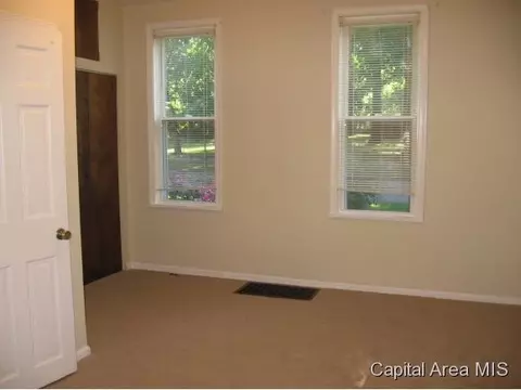 1031 N 6th St, Springfield, IL 62702 photo 6