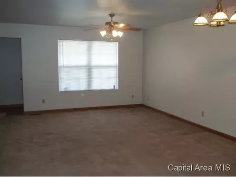 153 Genoa, Springfield, IL 62703 photo 3