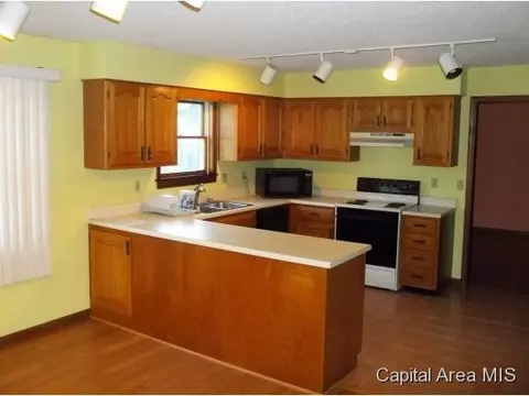 8000 Hunt Rd, Springfield, IL 62712 photo 2