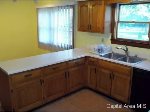 8000 Hunt Rd, Springfield, IL 62712 photo 5