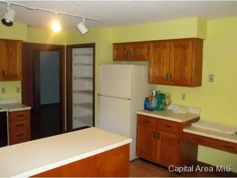 8000 Hunt Rd, Springfield, IL 62712 photo 4