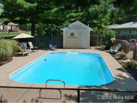 2221 Montclair, Springfield, IL 62704 photo 2
