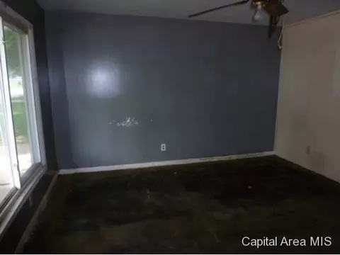 2667 Bunn Dr, Springfield, IL 62703 photo 2