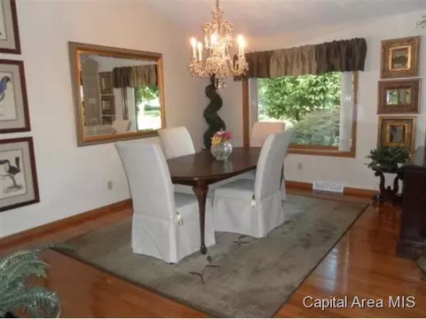 3205 Lobell Dr, Springfield, IL 62712 photo 7