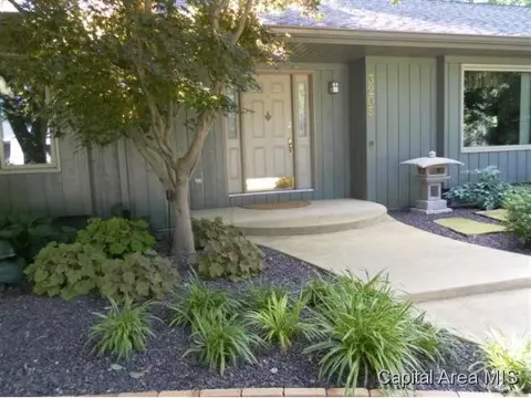 3205 Lobell Dr, Springfield, IL 62712 photo 2