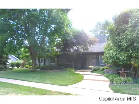 3205 Lobell Dr, Springfield, IL 62712 photo 1