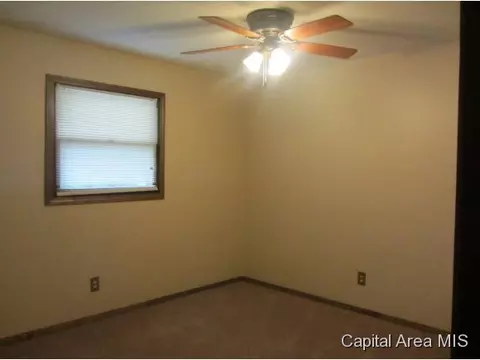 704 E Cardinal, Athens, IL 62613 photo 13