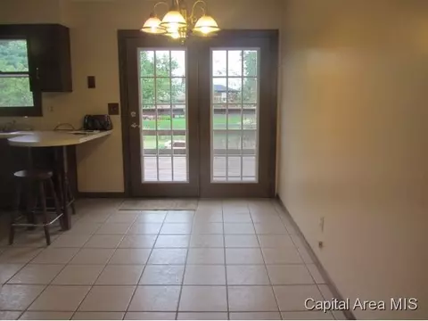 704 E Cardinal, Athens, IL 62613 photo 3