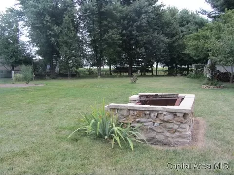 704 E Cardinal, Athens, IL 62613 photo 16