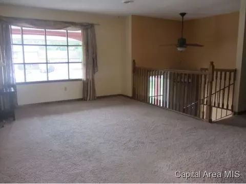 704 E Cardinal, Athens, IL 62613 photo 2