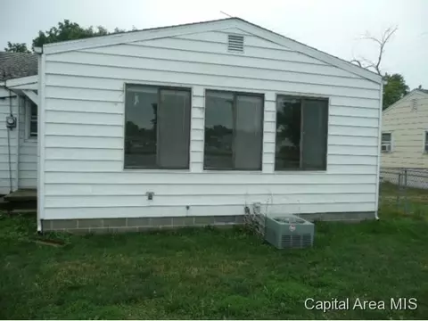 2207 E Keys Ave, Springfield, IL 62702 photo 2