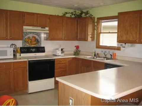 2409 Glencoe, Springfield, IL 62704 photo 2