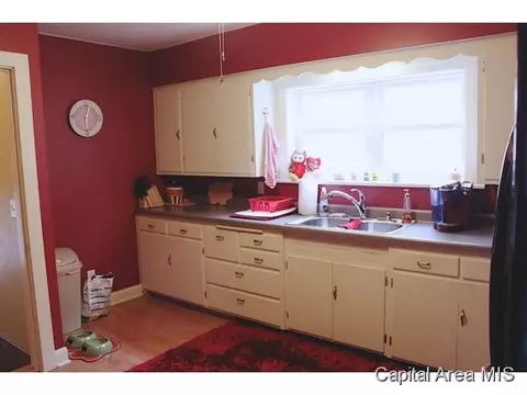 2444 S 7th St, Springfield, IL 62703 photo 10