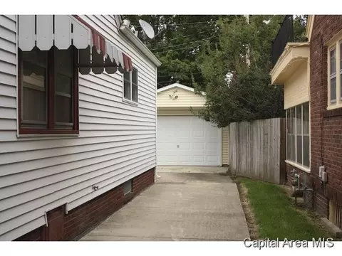 2444 S 7th St, Springfield, IL 62703 photo 3