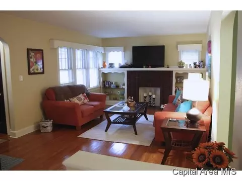 2444 S 7th St, Springfield, IL 62703 photo 6