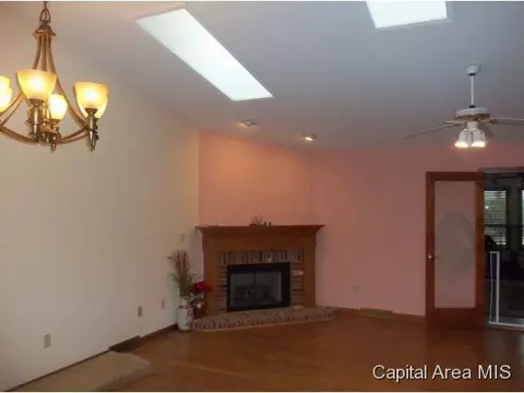 3114 Cascade, Springfield, IL 62704 photo 2