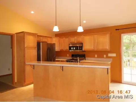 602 S Loft Ln, Athens, IL 62613 photo 3
