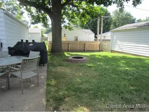 33 Midland Ct, Springfield, IL 62702 photo 3