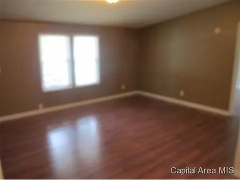 6 Morris Ln, Franklin, IL 62638 photo 2