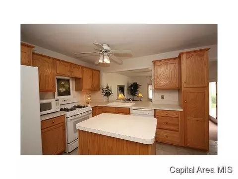 81 Foresters Ln, Springfield, IL 62704 photo 7