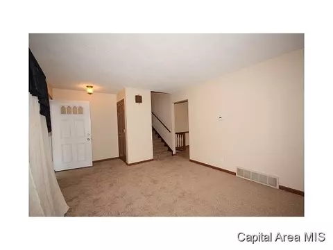 2435 Arrowhead, Springfield, IL 62702 photo 2