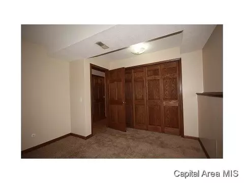 2435 Arrowhead, Springfield, IL 62702 photo 8