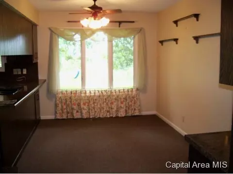 132 W Phillips Ferry Rd, Bluffs, IL 62621 photo 5