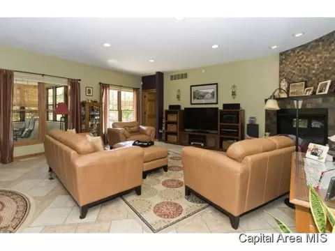2324 Lillian Dr, Springfield, IL 62704 photo 11