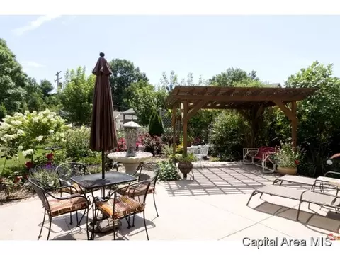 2324 Lillian Dr, Springfield, IL 62704 photo 2
